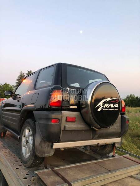 Toyota RAV 4 2/3v 1995. god. -  kompletan auto u delovima