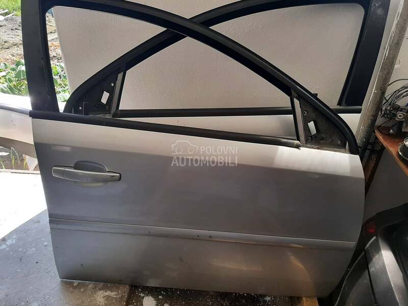 prednja desna vrata za Opel Vectra C od 2002. do 2006. god.