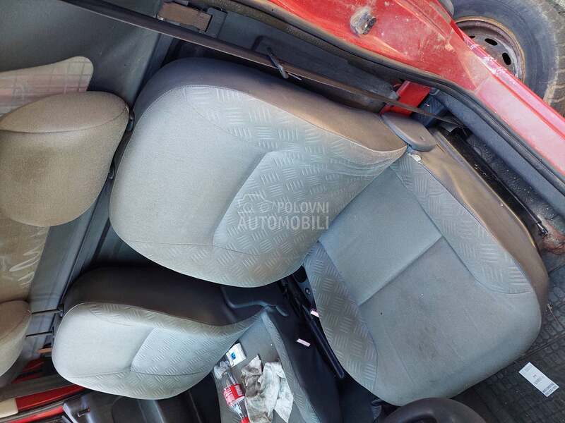 sediste za Citroen Berlingo od 2002. do 2010. god.