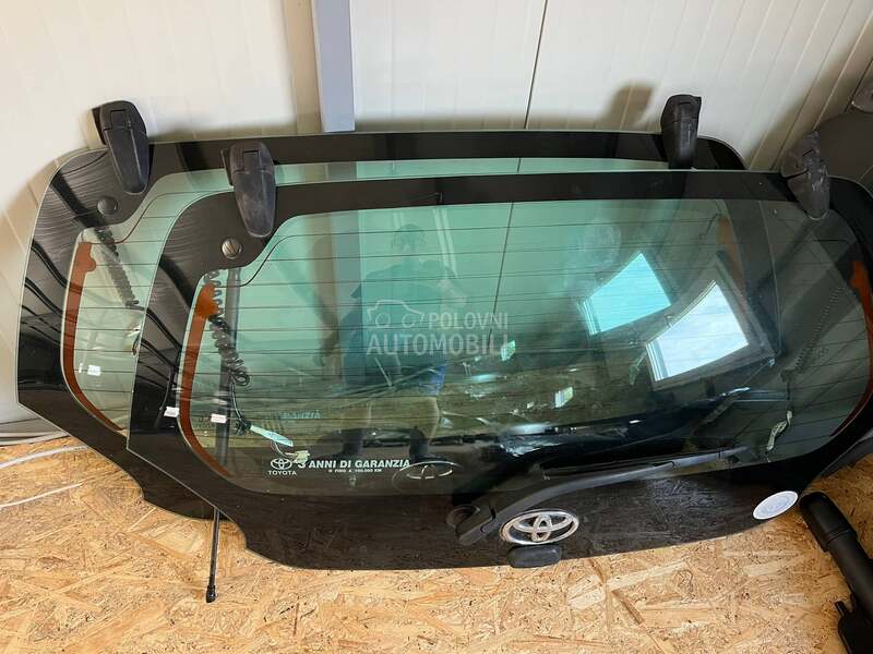 Zadnje staklo gepeka za Toyota Aygo od 2006. do 2012. god.