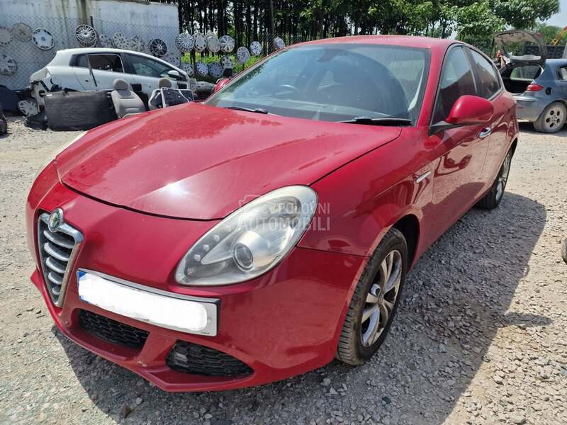 Alfa Romeo Giulietta -  kompletan auto u delovima