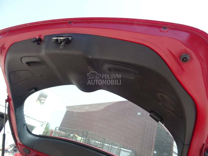 Plastika sa gepek vrata za Alfa Romeo Giulietta