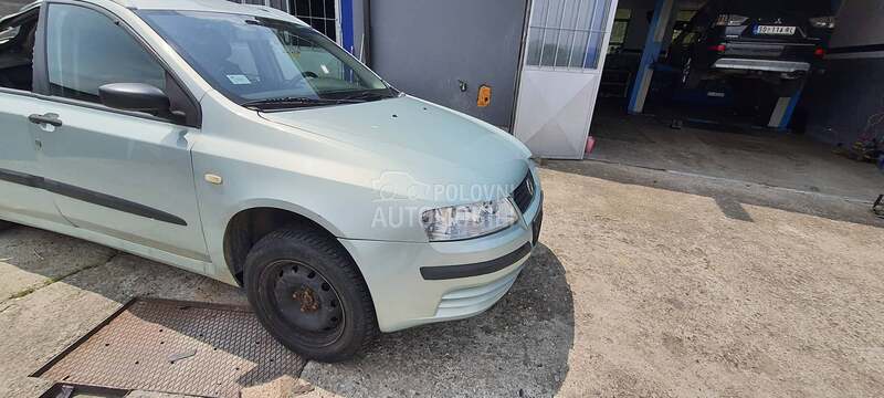Fiat Stilo 1.9jtd 2003. god. -  kompletan auto u delovima