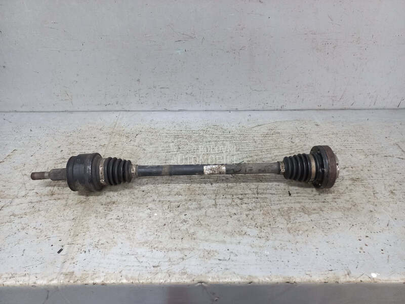 POLUOSOVINA za Volkswagen Touareg