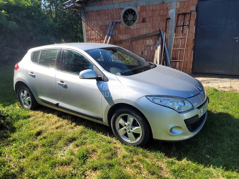 reno megan 3 polustranica za Renault Megane od 2009. do 2015. god.