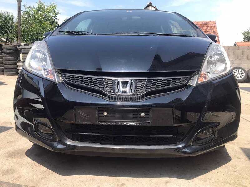 Prednji branik za Honda Jazz od 2011. do 2015. god.