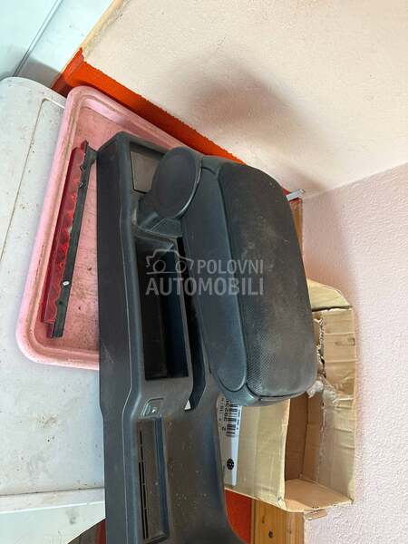Naslanjac za ruku za Volkswagen Passat B5 od 1998. do 2001. god.