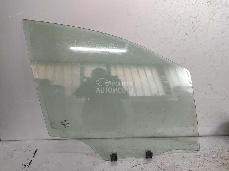 STAKLO za Peugeot 208