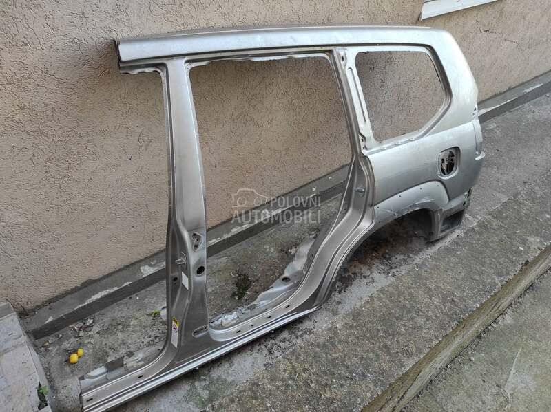 Leva stranica za Toyota Land Cruiser od 2003. do 2009. god.
