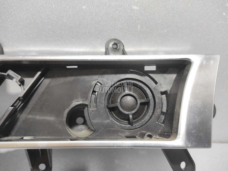 ZVUCNIK za Audi A4