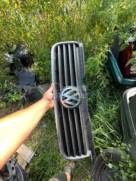 Maska prednja za Volkswagen Passat B5, Passat B5.5 od 1998. do 2005. god.