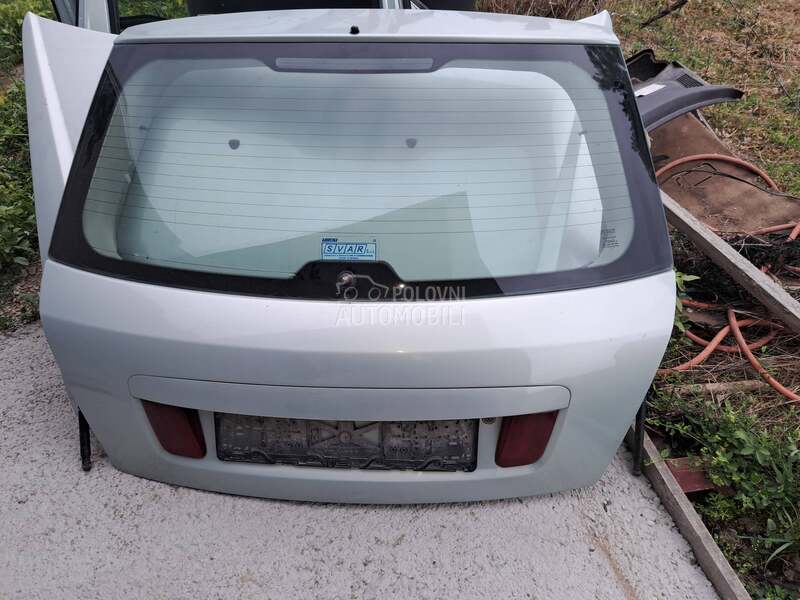 gepek vrata hedzbek za Fiat Stilo