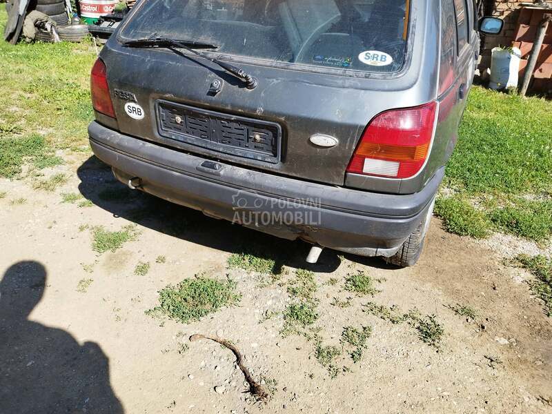 zadnji branik za Ford Fiesta od 1992. do 1994. god.
