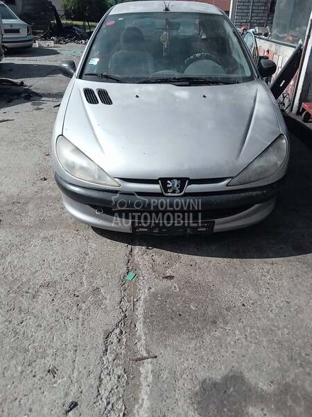 Peugeot 206 -  kompletan auto u delovima