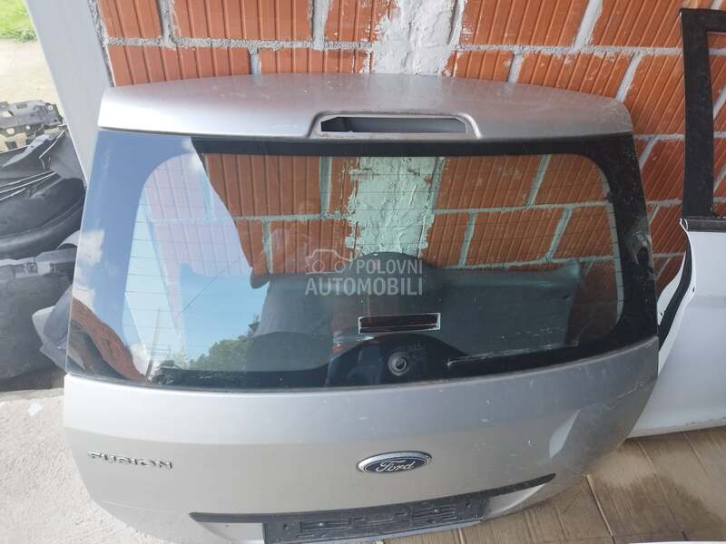 staklo gepeka za Ford Fusion od 2002. do 2010. god.