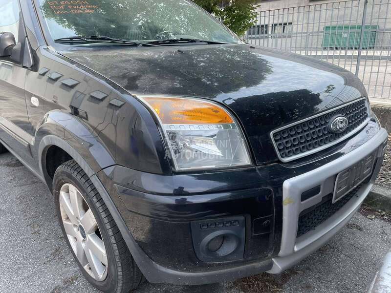 maska u haubi za Ford Fusion od 2004. do 2011. god.