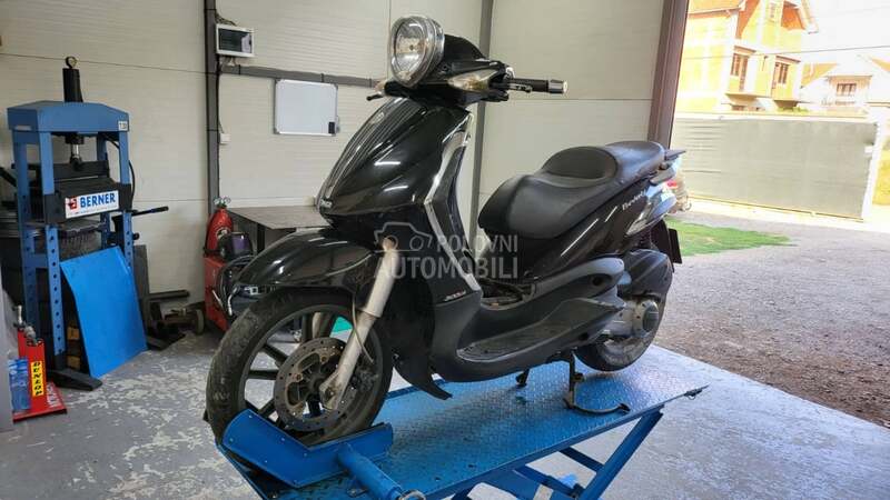 Piaggio Beverly 300ie Tourer