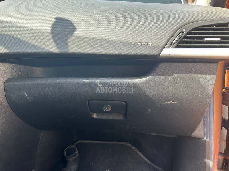 kaseta-fioka za Peugeot 207