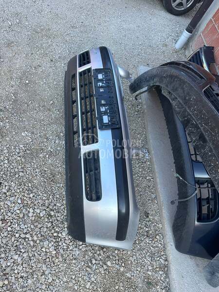 Branik prednji siv za Volkswagen Golf 4 od 1998. do 2005. god.