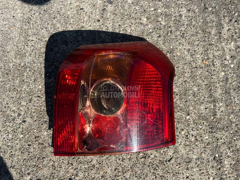 Desna stop lampa za Toyota Corolla od 2003. do 2006. god.
