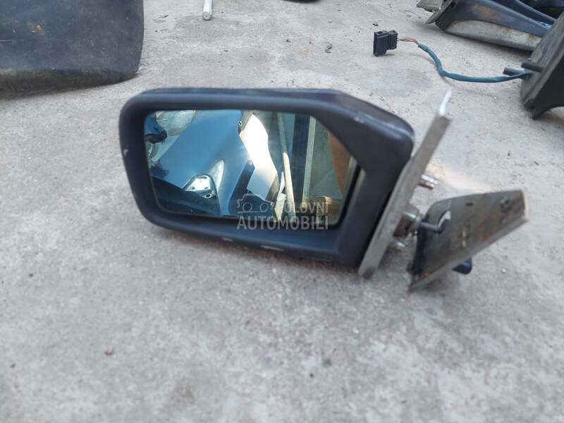 levi retrovizor w123 za Mercedes Benz E Klasa