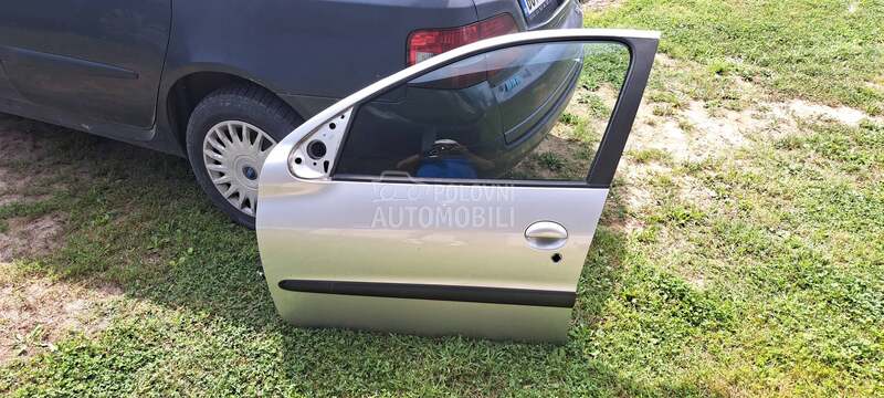 prednja leva vrata siva za Peugeot 206