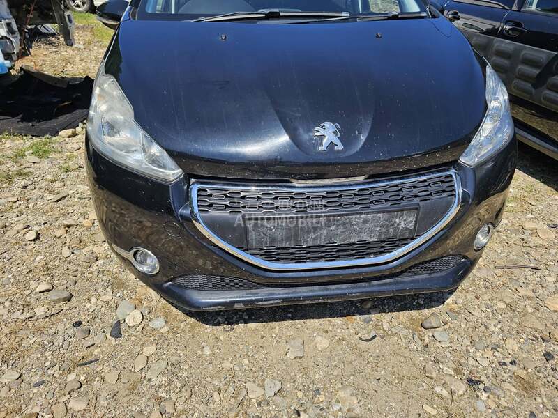 Peugeot 208 -  kompletan auto u delovima