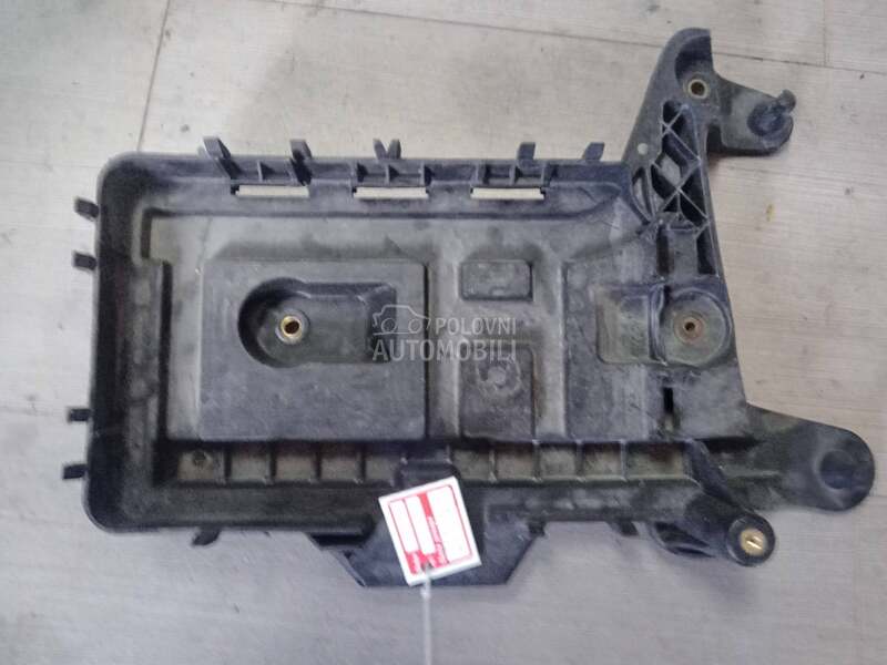 Nosac akumulatora za Audi A3