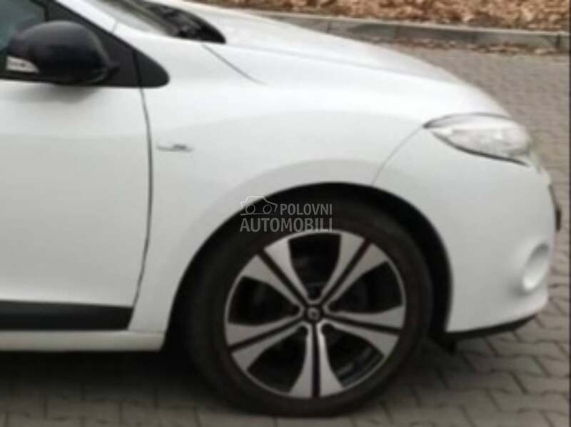 Krilo desno belo za Renault Megane od 2009. do 2015. god.