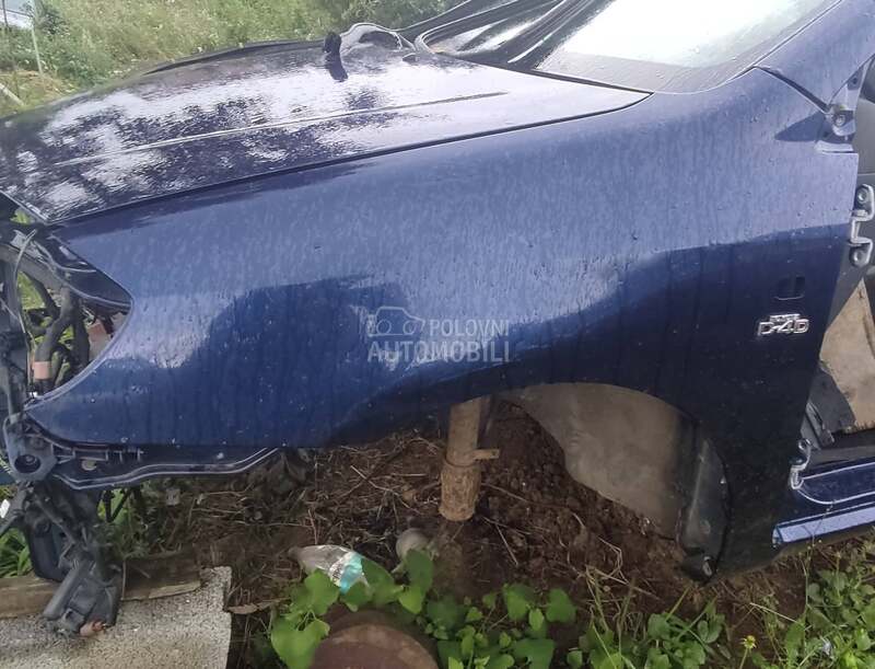 Znak na krilu D-4D za Toyota Corolla od 2002. do 2007. god.