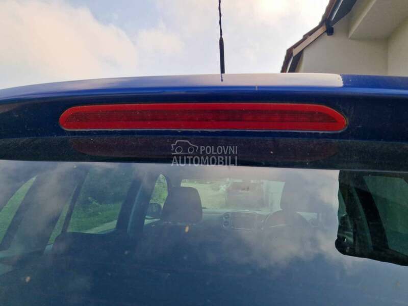 Trece stop svetlo za Volkswagen Tiguan