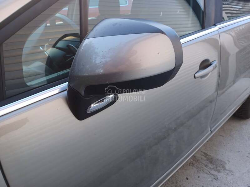 Peugeot 5008 1.6ehd 2011. god. -  kompletan auto u delovima