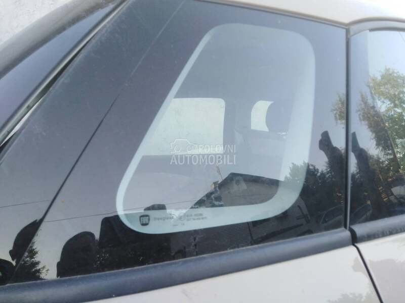 bočno staklo za Fiat 500L od 2012. do 2020. god. za Fiat 500L od 2012. do 2020. god.