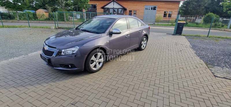 Chevrolet Cruze 2.0d 2010. god. -  kompletan auto u delovima