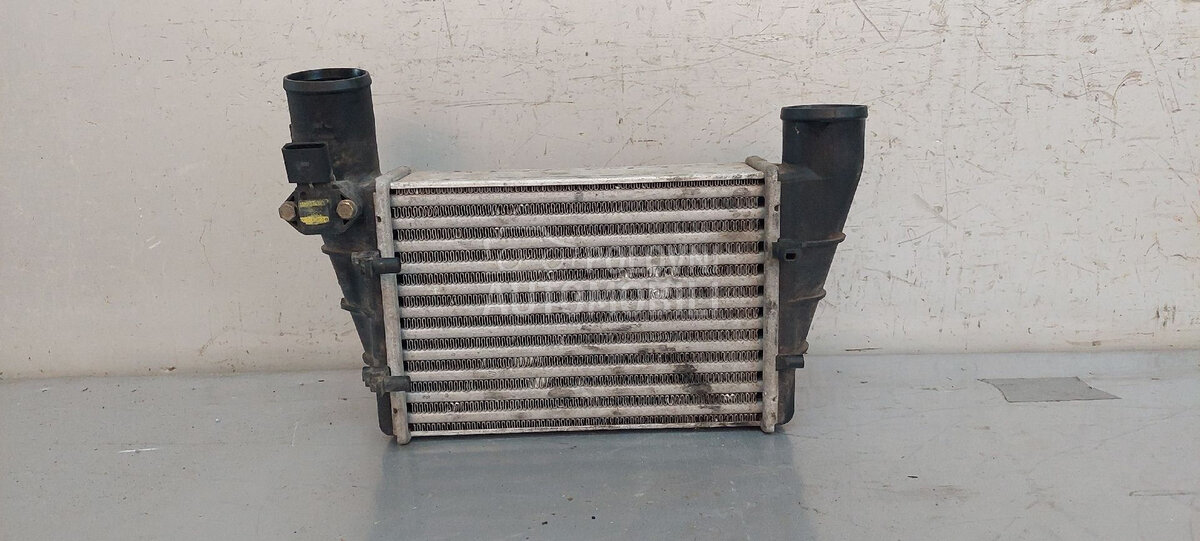 INTERKULER za Volkswagen Passat B5 - 058145805B
