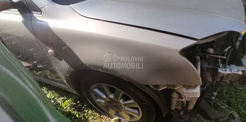 Desno krilo blatobran T250 za Toyota Avensis od 2002. do 2009. god.