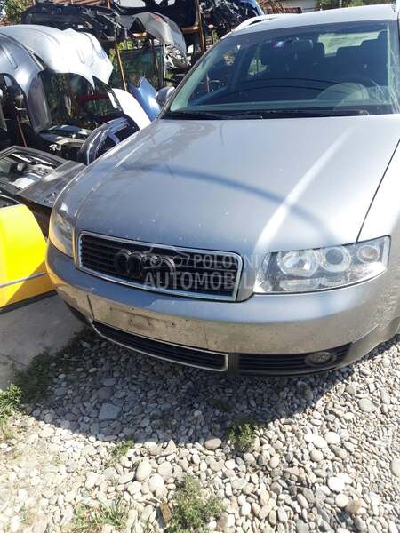 Audi A4 -  kompletan auto u delovima
