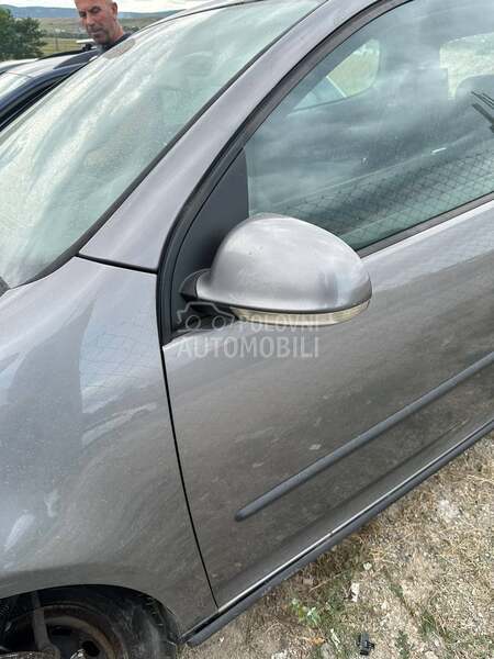 Retrovizor levi za Volkswagen Golf 5 od 2004. do 2009. god.