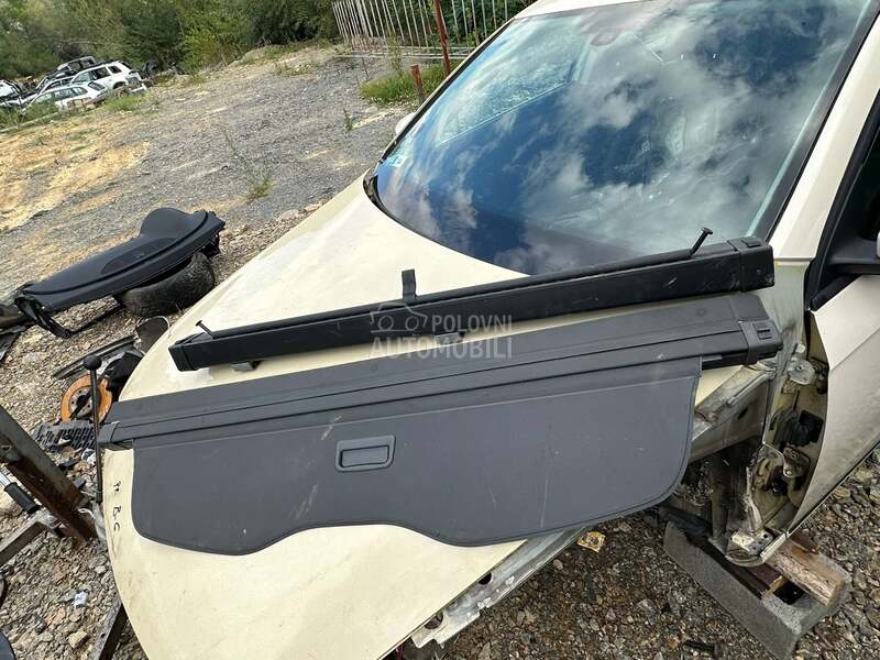 Polica roletna gepeka za Volkswagen Touareg od 2004. do 2009. god.