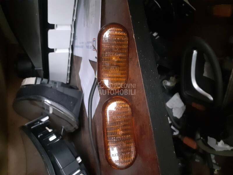 bočni migavci za Renault Scenic od 1999. do 2003. god.