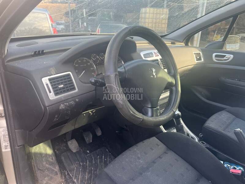 tabla sa airbagom za Peugeot 307 od 2001. do 2008. god.