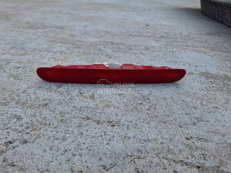 trece stop svetlo laguna 2 za Renault Laguna