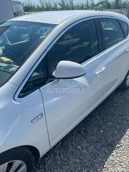 krov za Opel Astra J od 2009. do 2015. god.
