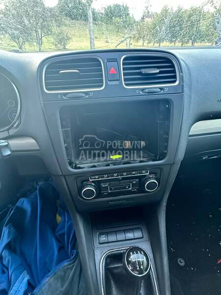 Konzola sredisnja za Volkswagen Golf 6 od 2008. do 2012. god.