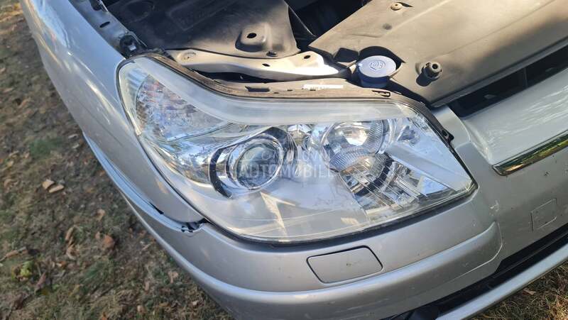 far xenon za Citroen C5 od 2005. do 2008. god.