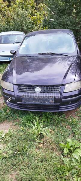 Fiat Stilo -  kompletan auto u delovima