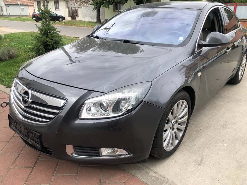 Opel Insignia -  kompletan auto u delovima