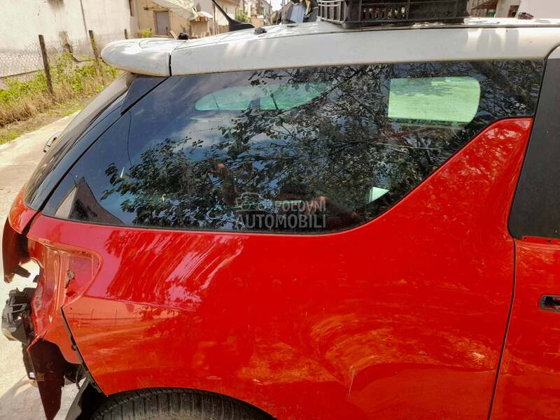 zadnje staklo za Citroen DS3 od 2012. do 2018. god.