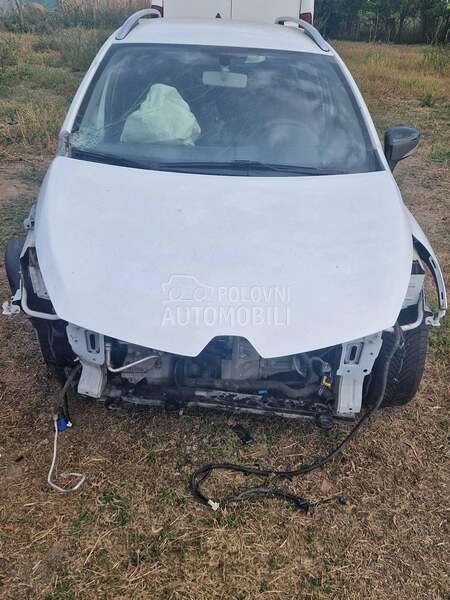 Renault Clio 2014. god. -  kompletan auto u delovima