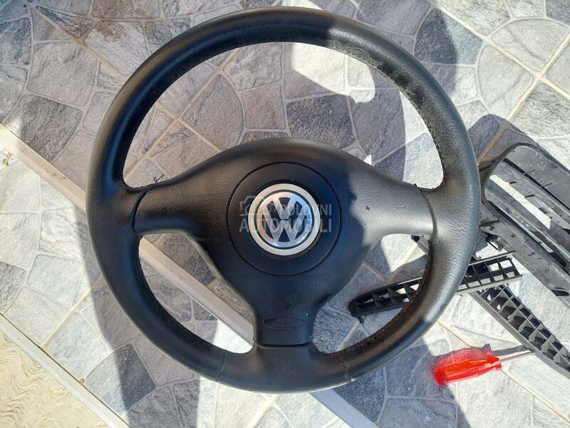Trokraki volan za Volkswagen Golf 4 od 1998. do 2004. god.